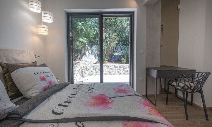 Cove Murtar Villa | Gorgeous Croatian Villa | Villa Hana | 3 Bedrooms | Heated Pool & 2 Mooring.