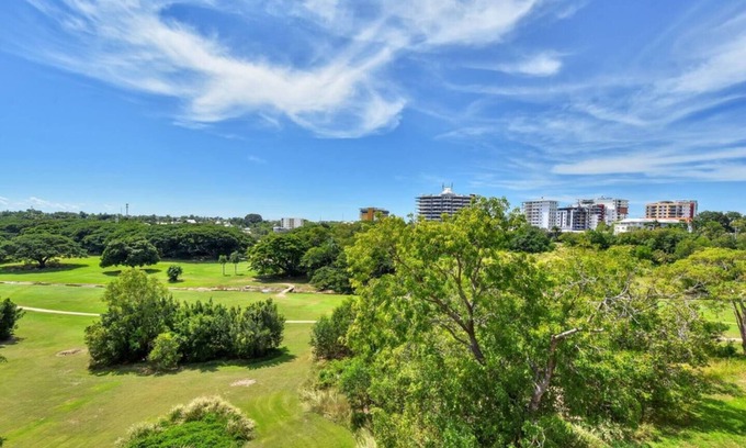The Gardens Apartment | Gorgeous Golf Course views from top floor