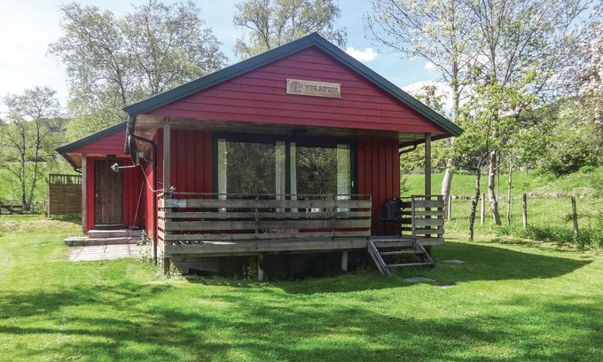 Alfoten House | Gorgeous home in ålfoten with sauna