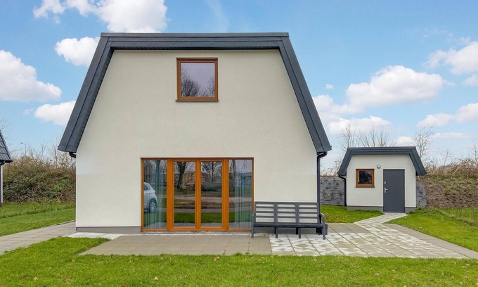 Den Oever House | Gorgeous home in Den Oever with WiFi