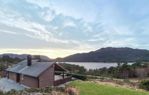 Gulen Municipality House | Gorgeous Home In Eivindvik With Wifi