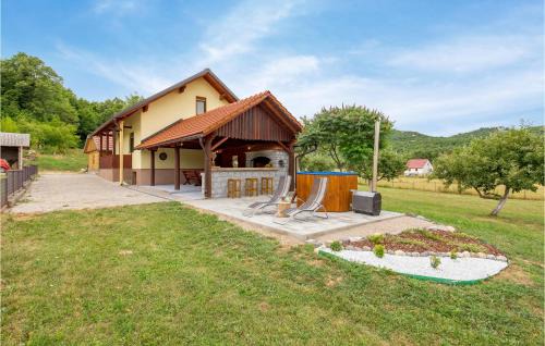 Gospic House | Gorgeous Home In Klanac With Kitchen