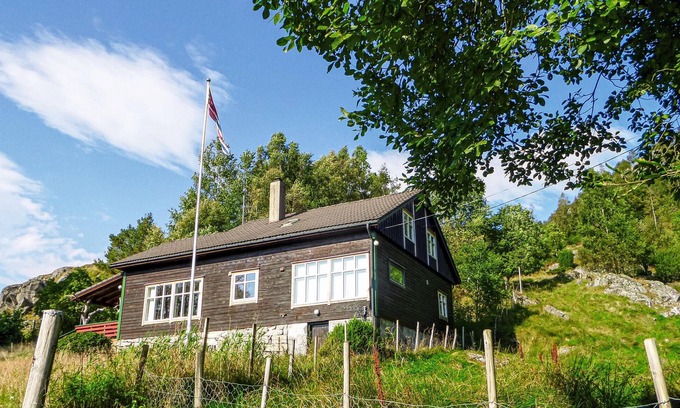 Kvinnherad House | Gorgeous home in Matre with WiFi