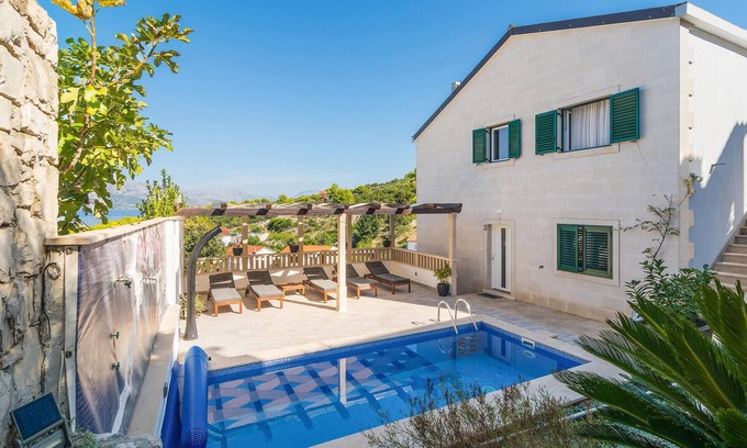 Postira House | Gorgeous home in Postira