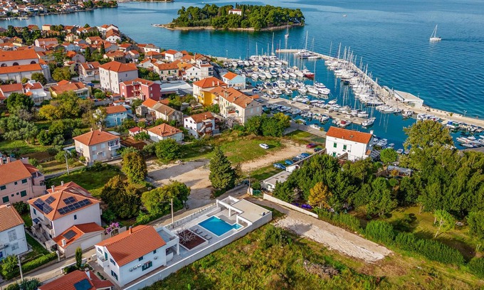 Preko House | Gorgeous home in Preko