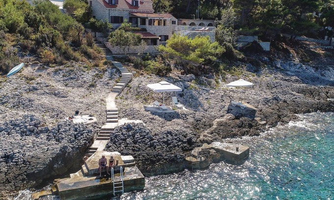 Prigradica House | Gorgeous home in Prigradica with WiFi