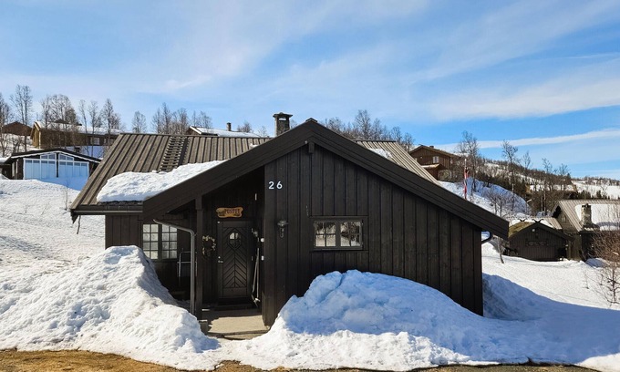 Tinn House | Gorgeous home in Rjukan with kitchen