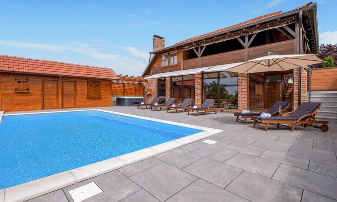 Rovisce House | Gorgeous home in Rovisce