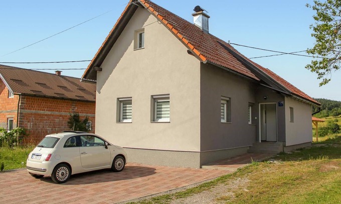 Saborsko House | Gorgeous home in Saborsko with WiFi