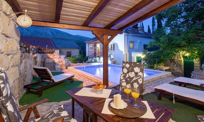 Srinjine House | Gorgeous home in Srinjine