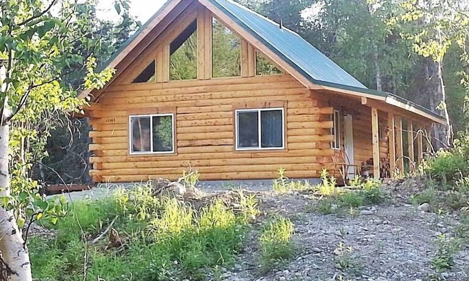 Sutton-Alpine Cabin | Gorgeous Log Cabin Near The Lake