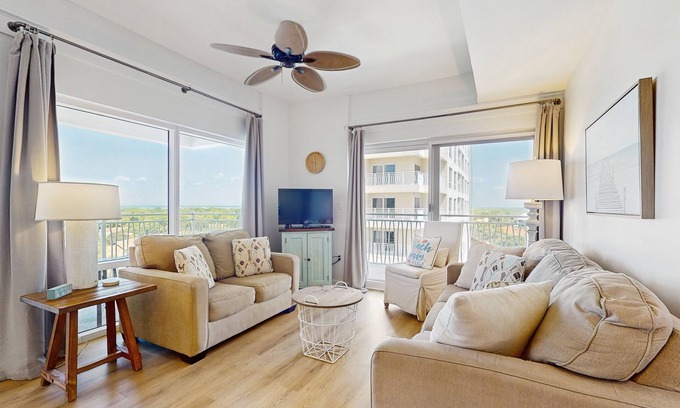 Sandestin Condo | Gorgeous multi unit w full kitchen, shared pool and easy beach access