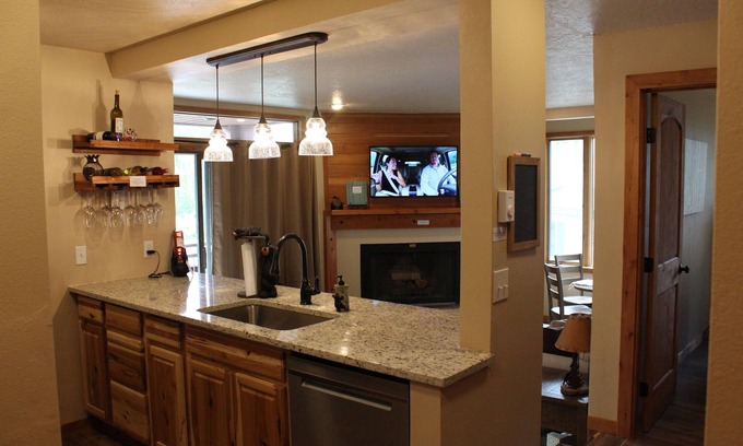Lakeside Village Condo | Gorgeous remodeled condo on keystone slopes