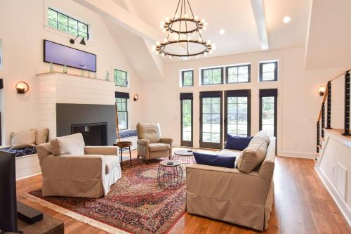 South Orleans House | Gorgeous Renovation Walk to Water