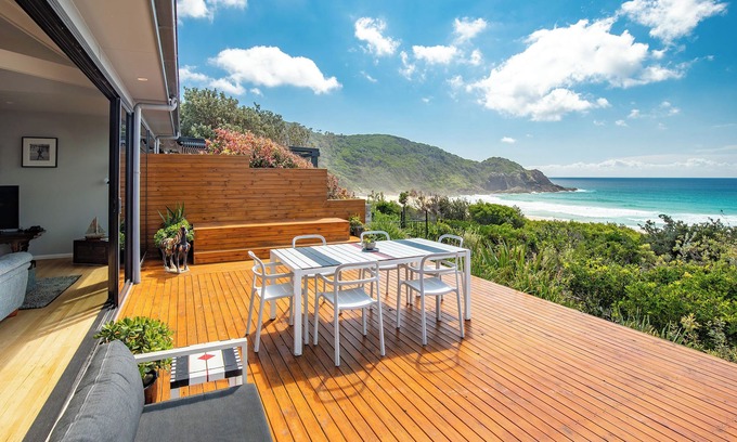 Boomerang Beach House | Gorgeous Rosie's@Boomerang (formerly Tambac) . 3 mins from the Beach!