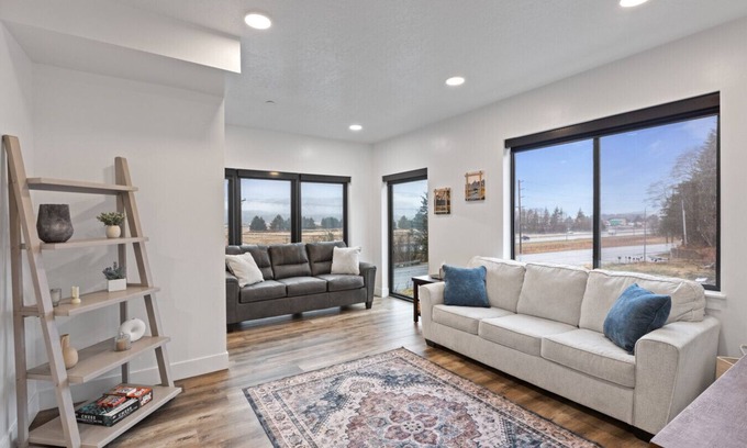 Juneau Apartment | Gorgeous Views, Cozy Luxury 209