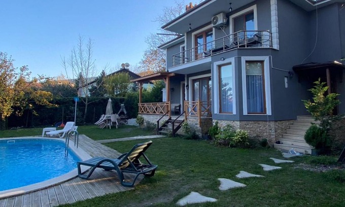 Izmit Villa | Gorgeous Villa with Private Pool in the Heart of Nature in Izmit, Kocaeli