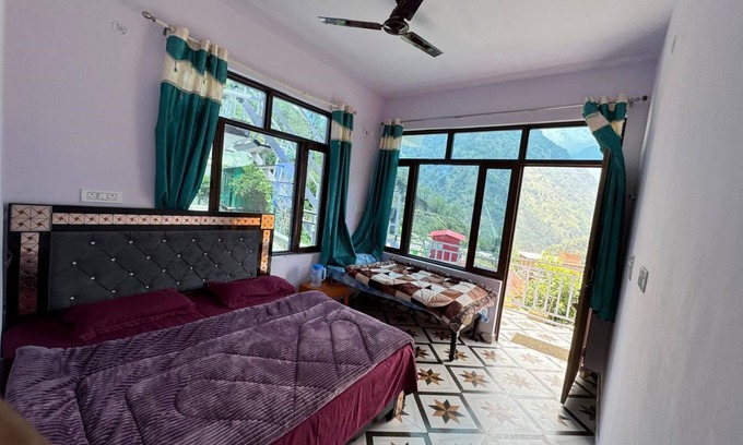 Sitapur Hotel | Goroomgo Abhishek hotel Sonprayag