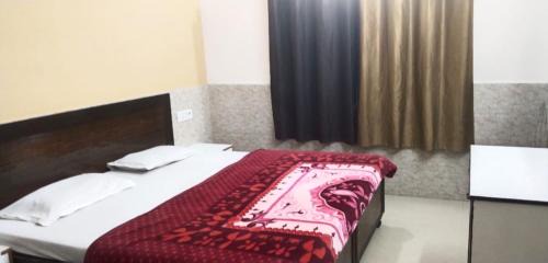 Mathura Hotel | Goroomgo Kunj Residency Mathura Near Bus Stand - Parking Facility & Restrurant
