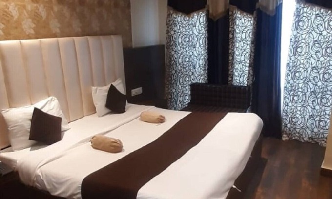 Kasauli Hotel | Goroomgo The Lotus Kalka