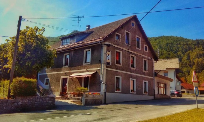 Idrija House | Gostilna Metka