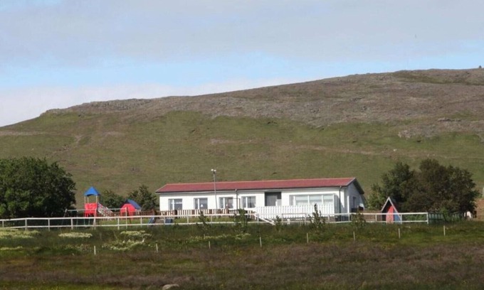 Reykholt House | Grímsstaðir Guesthouse - Family friendly