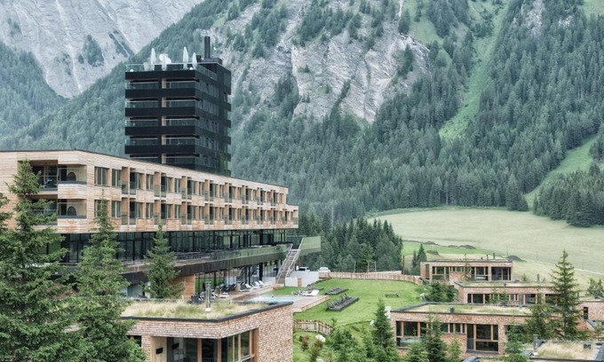 Großdorf Hotel | Gradonna Mountain Resort Chalets & Hotel