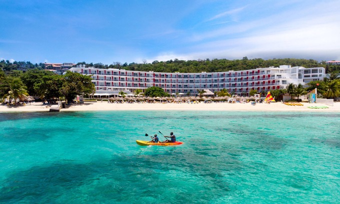 Montego Bay Resort | Grand Decameron Cornwall Beach, A Trademark All-Inclusive Resort