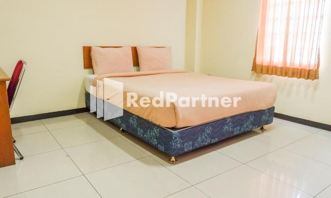 Bandung Hotel | Grand Kembar Hotel Mitra RedDoorz