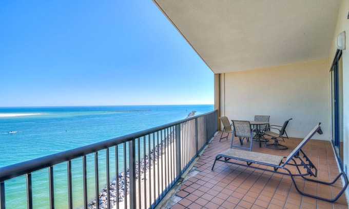 Orange Beach Condo | Grand Pointe 702-Views of Perdido Pass!