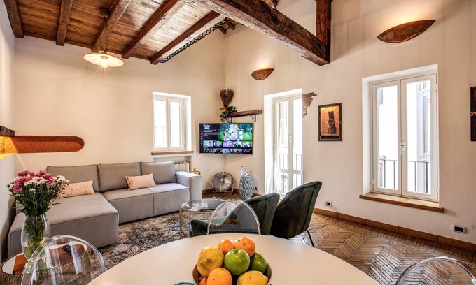 Rome City Centre House | Grand suite Trevi Fountain AC | WiFi | Gas heat