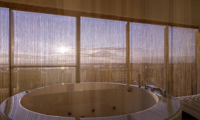 Klaipeda Apartment | Grand Supreme Jacuzzi Apartment by LIUKSAI
