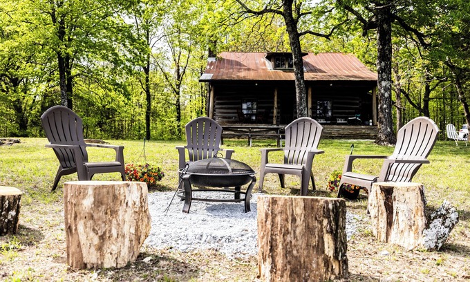Dayton Cabin | Granddaddy's Cabin -ON THE BLUFF OF DAYTON MTN! 13 Minutes from Chickamauga Lake