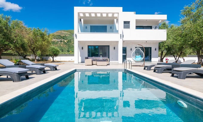 Pantokratoras Villa | Grande Amore Luxury Villa