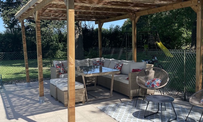 Puylaurens House | Grande Maison de Famille Avec Piscine Sécurisée Dans un Parc Arboré