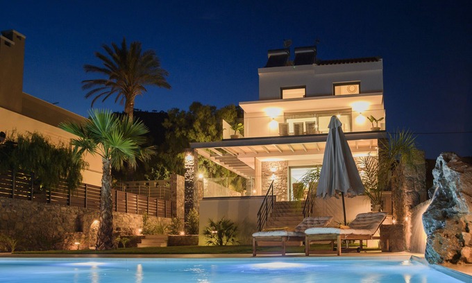 Mavros Kolimpos Villa | Grandiose dream villa with saltwater pool just a few meters from the beach