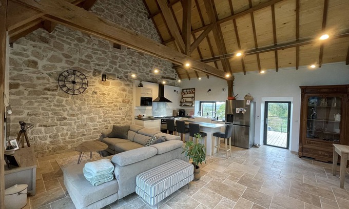 Hautefage House | Grange Rénovée en Xaintrie