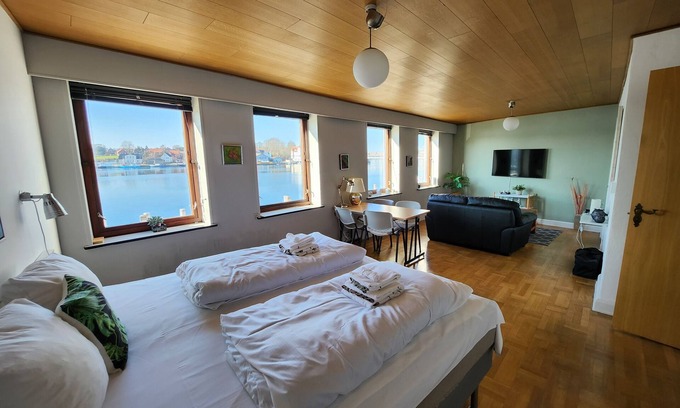 Sønderborg Hotel | Grannys Harbour View