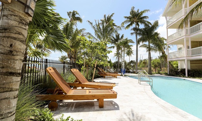 Marathon Hotel | Grassy Flats Resort & Beach Club