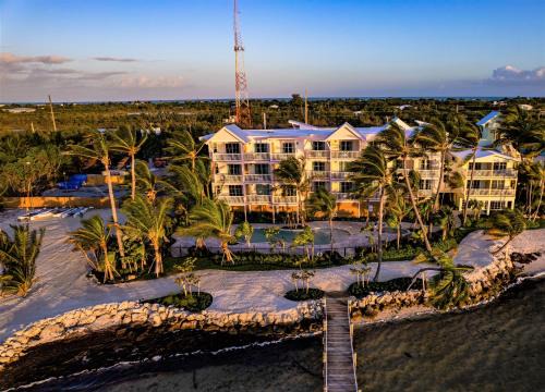Marathon Hotel | Grassy Flats Resort & Beach Club