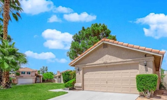Green Valley House | GREAT HOUSE UNIQUE LOCATION 2 bed 2 baths long term 1 to 12 months