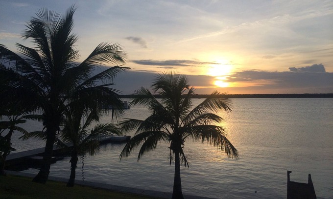 Cananeia House | GREAT HOUSE WITH POOL, AIR CONDITIONING AND GARAGE FOR 08 CARS