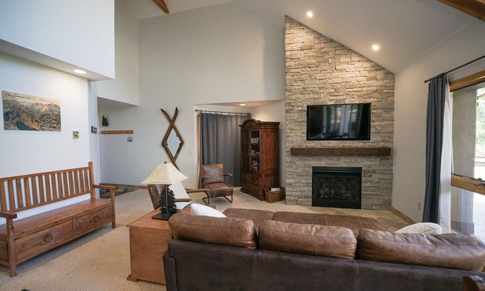 Mountain Village Condo | Great Location! Mountain Village Core 3 Bedroom Condo, Steps to Gondola, Lifts