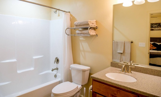 Moab South Valley House | Great Moab Family Getaway - Sleeps 4 and very roomy! Close to trails & downtown