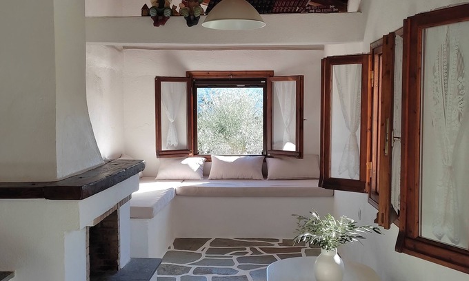 Kato Vrontou House | Great renovated stone house