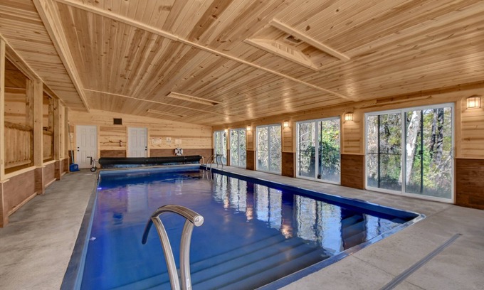 Rockbridge Cabin | Green Acres Lodge With Indoor Saltwater Pool