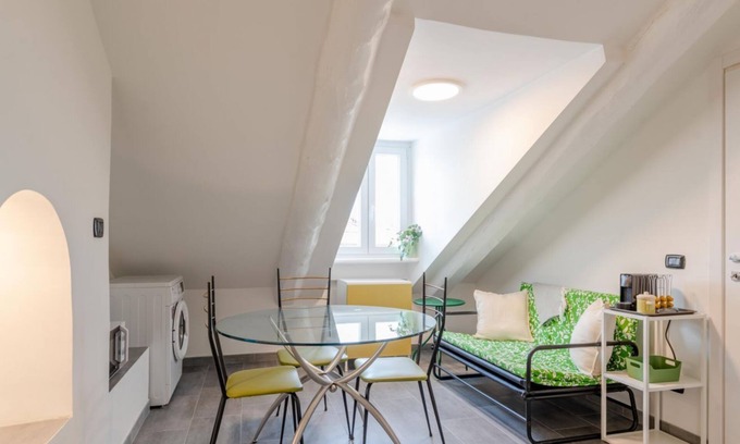 Borgo Dora Apartment | Green Balon (AIRCO) by Happyhostorino