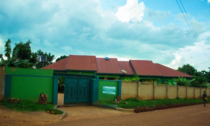 Jinja Hotel | Green Source Guest House