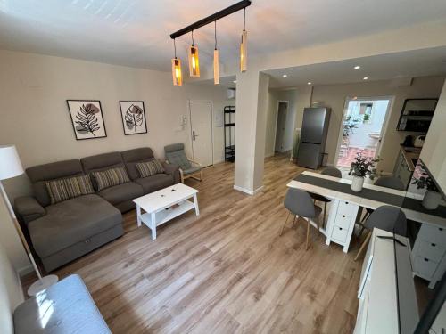 Barrio de la Villa Apartment | Greenhouse