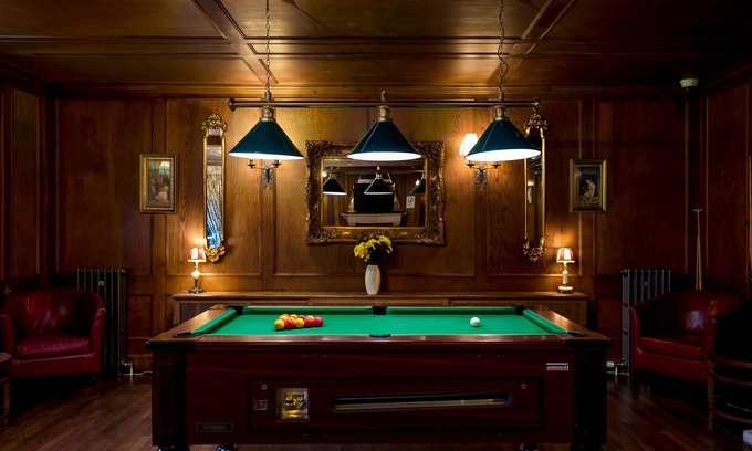 Montrose Hotel | Grey Harlings